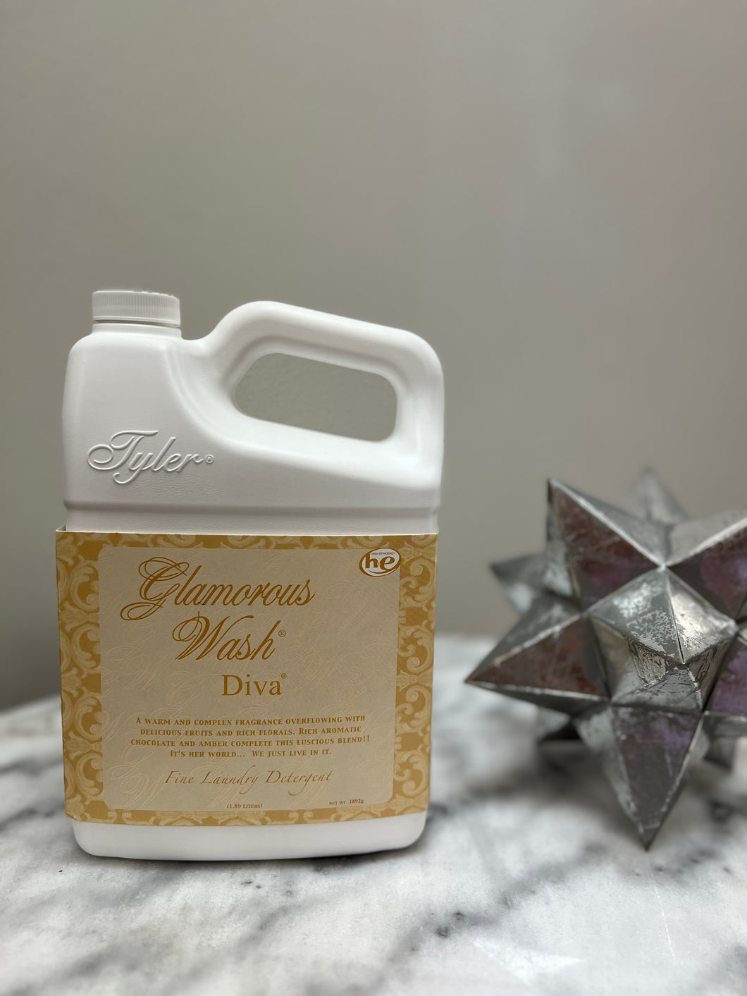 Tyler Candle Co. 1.89 LITERS Glamorous Wash