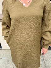 Load image into Gallery viewer, H5367-Flower textured dress with a V-neckline