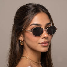 Load image into Gallery viewer, Dax Eyewear Mia in Black Sunglasses