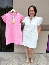 Load image into Gallery viewer, D22913 Quilted v neck ruffle sleeve dress