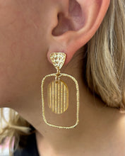 Load image into Gallery viewer, Taylor Shaye- Shimmer Oval Hoops