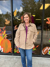 Load image into Gallery viewer, J21306 Solid corduroy jacket featuring flaid detail and flap pockets at bust.