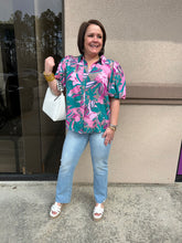 Load image into Gallery viewer, T22265 Floral print collared button up half sleeve top featuring bubble sleeve.