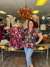 Load image into Gallery viewer, T21050 Printed pintuck short sleeve top featuring button down detail at bust.