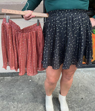 Load image into Gallery viewer, SY4916 GLITTER DOT WOVEN PLEATED SKIRT WITH INNER SHORTS
