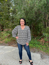 Load image into Gallery viewer, H10461-1 Geometric Print Poet Sleeve Top