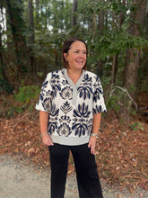 Load image into Gallery viewer, Bubble Sleeve Printed Woven Top