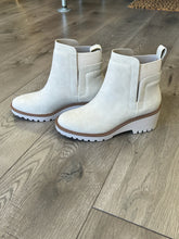 Load image into Gallery viewer, Bait Stone Crocodile Booties