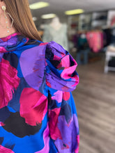 Load image into Gallery viewer, T21314 Printed long sleeve top featuring ruching detail at shoulders.
