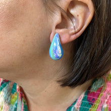 Load image into Gallery viewer, Teardrop stud earring