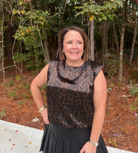 Load image into Gallery viewer, Animal Print Shoulder Padded Top