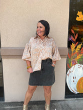 Load image into Gallery viewer, T21389 Satin printed half sleeve collared button up top featuring puff sleeves.