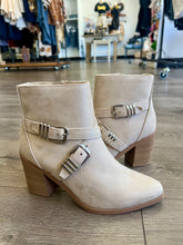 Load image into Gallery viewer, Juno Sand Boot
