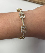 Load image into Gallery viewer, CK Designs 18K Gold Plated The Queen Cuff