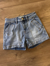 Load image into Gallery viewer, Risen High Rise Front Seam detail shorts