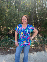 Load image into Gallery viewer, SY6469 Drop Shoulder v neck print woven top