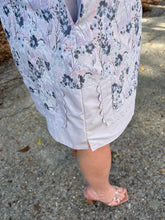 Load image into Gallery viewer, Short puff sleeves floral jacquard shift dress with side pockets