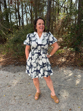 Load image into Gallery viewer, Short puff sleeves floral dress with waist tie