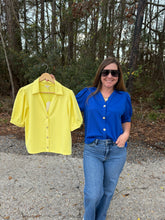Load image into Gallery viewer, Short sleeves button down solid top with collared neckline