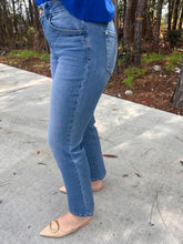 Load image into Gallery viewer, Lovervet Mid Rise Straight Leg