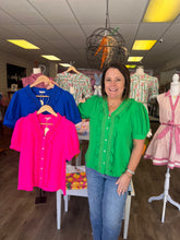 Load image into Gallery viewer, Short sleeves button down crinkled solid top with ruffle detail