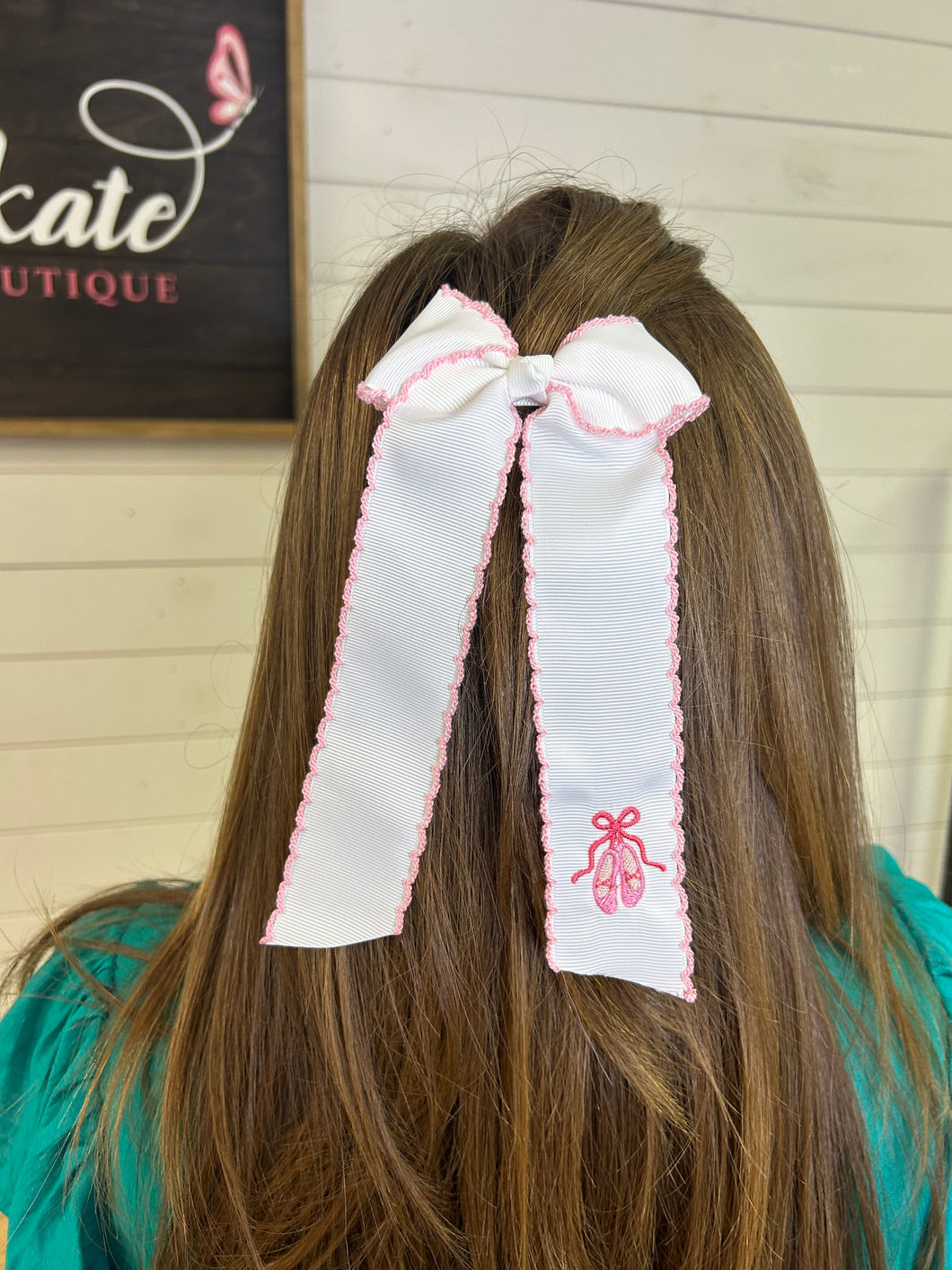 Avery's Accents Scalloped Edge Ballet Bow on Clip
