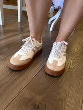 Load image into Gallery viewer, Nova Sneaker