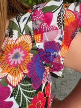 Load image into Gallery viewer, Rendal Floral Tiffy Ruffle Top