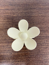 Load image into Gallery viewer, Flower hair clip