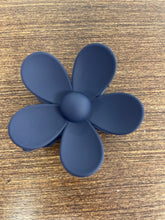 Load image into Gallery viewer, Flower hair clip