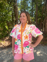 Load image into Gallery viewer, Floral top with center stripe detail with bubble sleeves