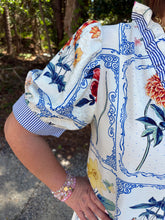 Load image into Gallery viewer, Short sleeves button down floral top with ruffled neckline