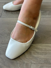 Load image into Gallery viewer, Kiana Ballet Flat in Bone
