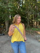 Load image into Gallery viewer, WN9713 Sleeveless Collared V neck top with pocket