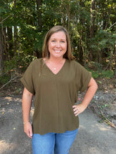 Load image into Gallery viewer, WN10948 Airflow V Neck Blouse