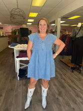 Load image into Gallery viewer, D24522 Denim short sleeve pinktuck v-neck mini dress