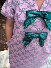 Load image into Gallery viewer, Ribbon motif jacquard puff short-sleeved shift dress featuring side pockets