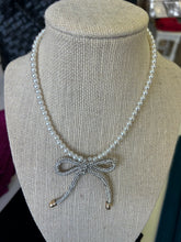 Load image into Gallery viewer, Rhinestone Bow on Pearl Necklace