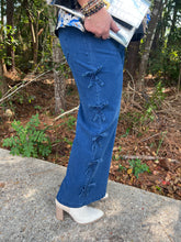 Load image into Gallery viewer, Cropped mid-rise denim jeans featuring fixed mini bows at side