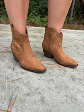 Load image into Gallery viewer, Larry- Western Bootie