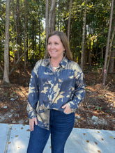 Load image into Gallery viewer, Golden metallic top with collared neck