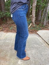 Load image into Gallery viewer, Lovervet Mid Rise Raw Hem Kick Flare
