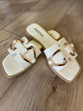 Load image into Gallery viewer, Lovelle Flat Sandal