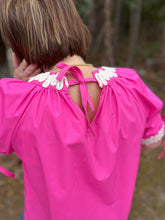Load image into Gallery viewer, Solid short puff sleeve top w/ applique band finish