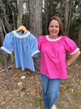 Load image into Gallery viewer, Solid short puff sleeve top w/ applique band finish