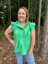 Load image into Gallery viewer, Solid pleated sleeveless top featuring frill ruffle finish