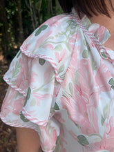 Load image into Gallery viewer, Floral Contrast Tiered Ruffled Sleeve Blouse