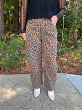 Load image into Gallery viewer, Leopard pattern ankle-length pants