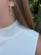 Load image into Gallery viewer, Pearl Point Mock Neck Sleeveless Sweater Top