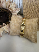 Load image into Gallery viewer, Beveled Edge Cuff